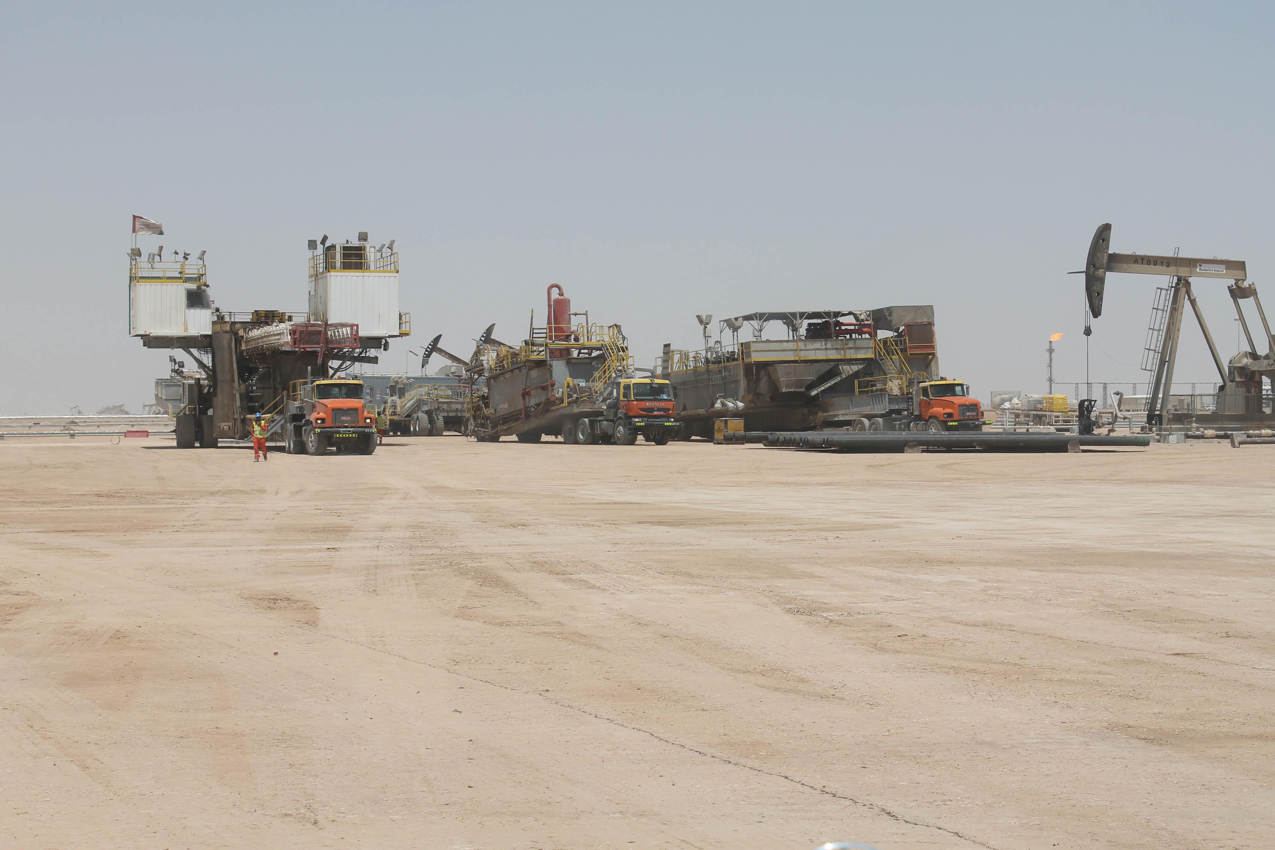 Desert Middle East oil & gas truck trailer for sale